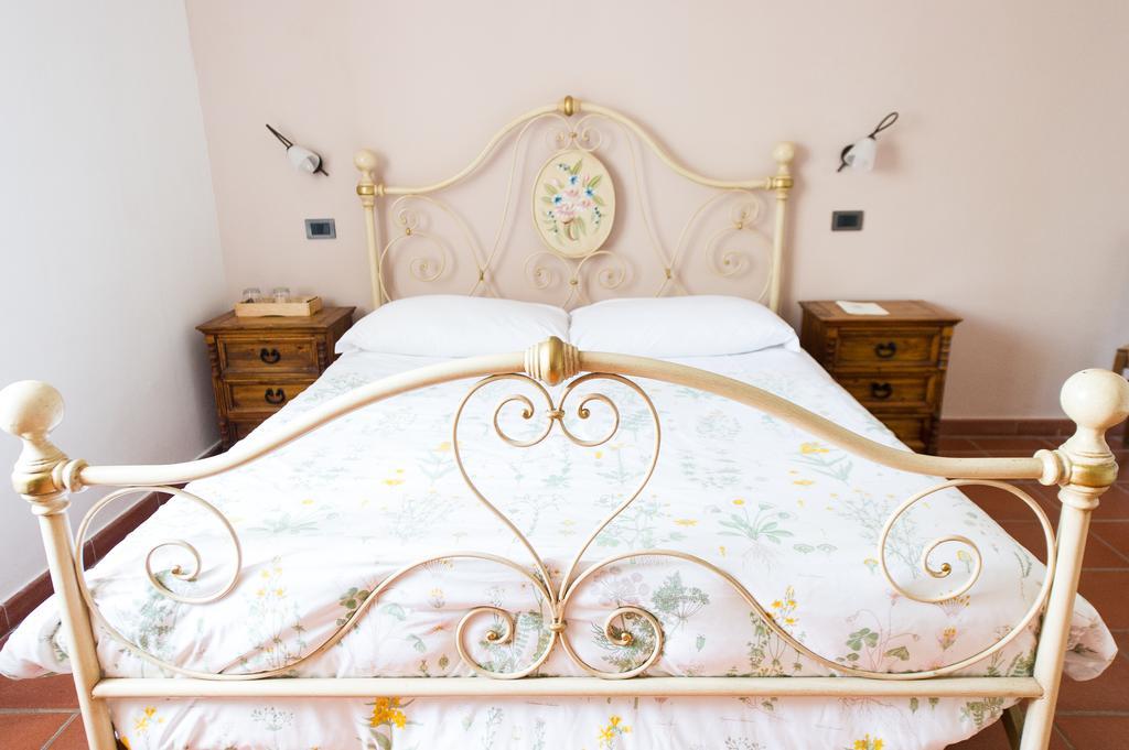 Agriturismo La Corte Del Lupo Ночера-Умбра Екстер'єр фото